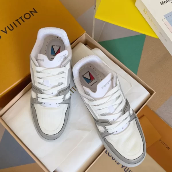 Louis Vuitton Trainer Sneaker In Grey - LS219