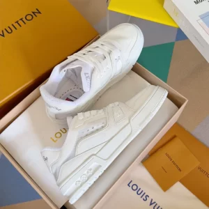 Louis Vuitton Trainer Sneaker In White - LS217 (1)