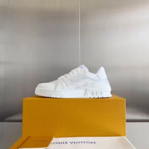 Louis Vuitton Trainer Sneaker In White - LS217 (1)