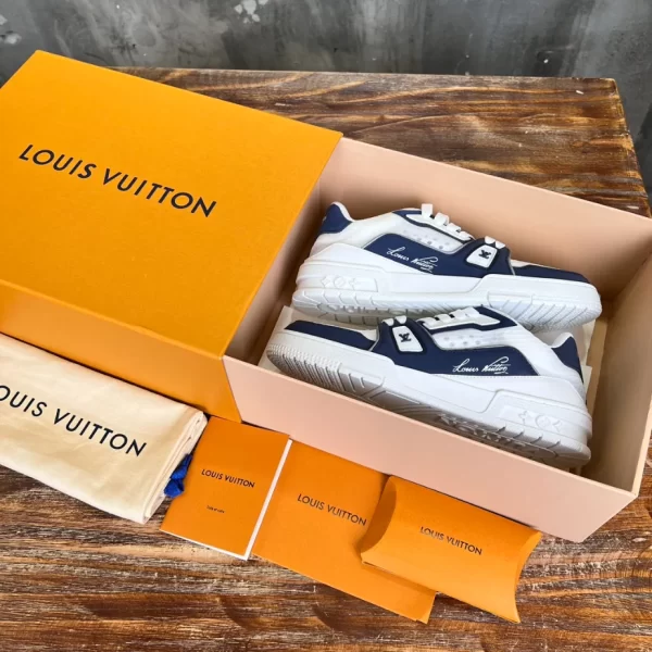 Louis Vuitton Trainer Sneaker In Navy Blue - LS220