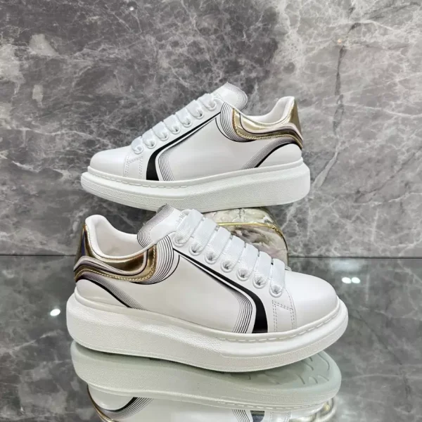 Alexander McQueen Oversized Sneaker - AS19