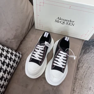 Alexander McQueen Tread Slick Low-top Sneakers - AS50