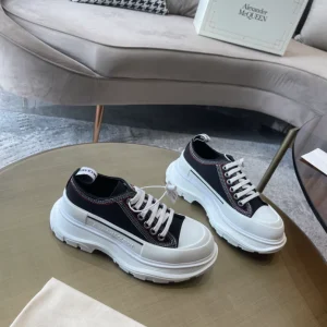 Alexander McQueen Tread Slick Low-top Sneakers - AS50