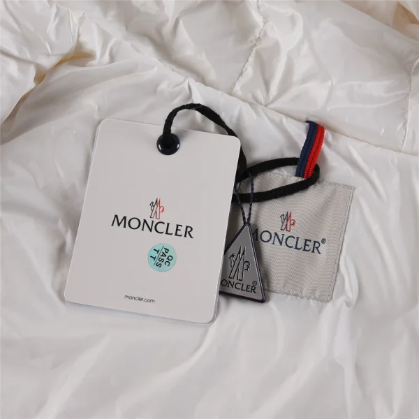 Moncler Jacket - MK37